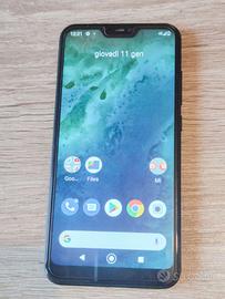 Smartphone con microtelecamera spia nascosta