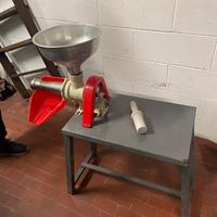 Passapomodoro elettrico professionale