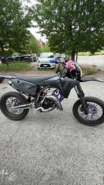 Fantic motor motard 50 2023
