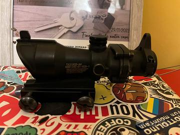 Ottica Trijico ACOG 4x32 zoom 4x softair