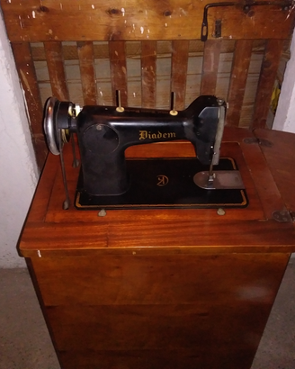 Macchina cucire manuale originale anni '50 Diadem