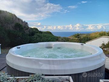 Jacuzzi J210 vasca idromassaggio