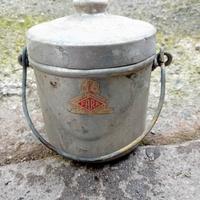 barattolo in alluminio vintage