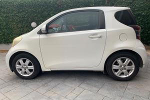 Toyota iQ