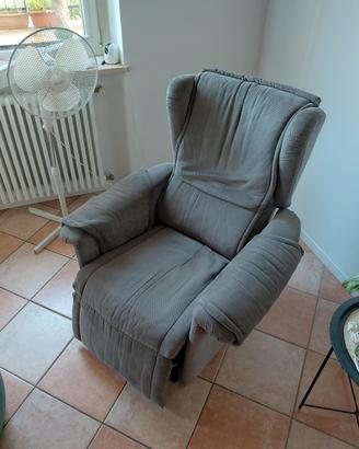 Poltrona relax alzapersona per anziani