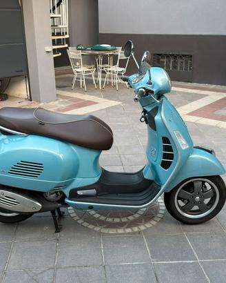 Vespa GTS 300 70° Anniversario