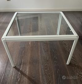 Tavolino bianco acciaio e vetro