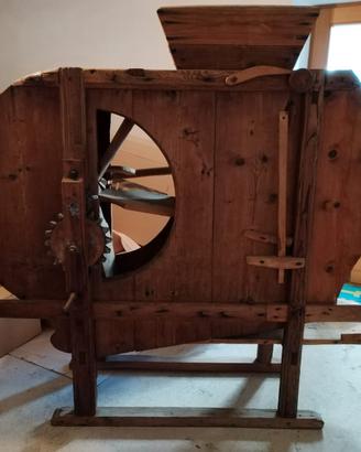 Mulinello antico per i cereali