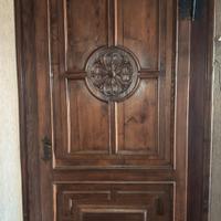 Porta in legno e ferro battuto 