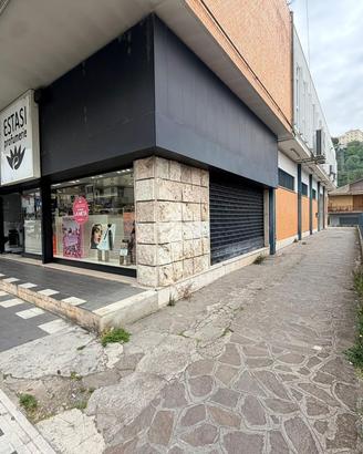 NEGOZIO A FROSINONE