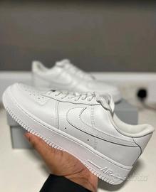 Nike Air Force 1 Bianche Taglia 41 – Nuove