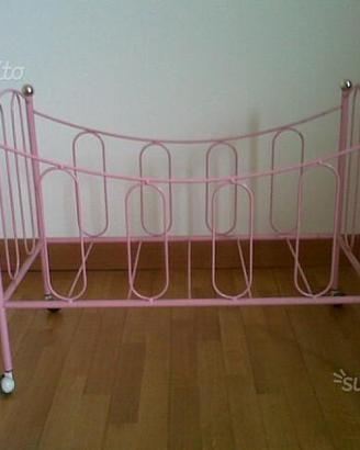 Lettino bambole in ferro smaltato rosa