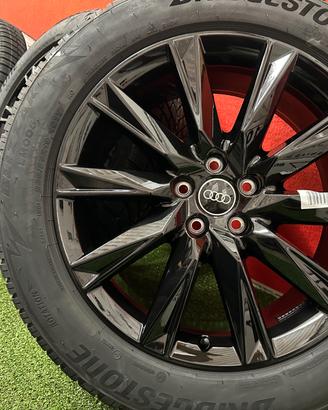 Audi e-tron Q4 Skoda Enyak 235 55 19 - 255 50 19