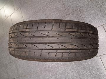Numero 4 Pneumatici estivi Bridgestone 215/65R17