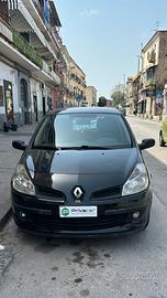 RENAULT Clio 1.5 dCi 85CV 5 porte Le Iene 2.450 €