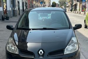 RENAULT Clio 1.5 dCi 85CV 5 porte Le Iene 2.450 €