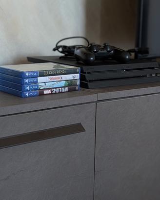 PLAYSTATION 4 PRO 1TB+ 4 giochi