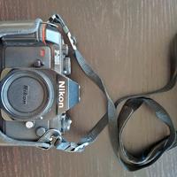 Macchina fotografica Nikon F-301 + obiettivo