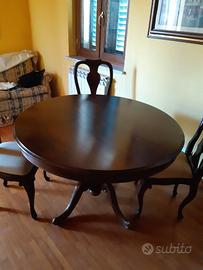 tavolo rotondo in legno
