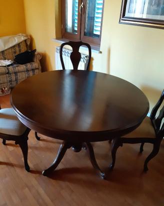 tavolo rotondo in legno
