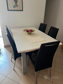 Tavolo e sedie