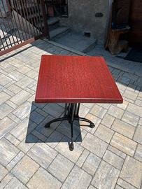 Tavolini bar con base in ghisa