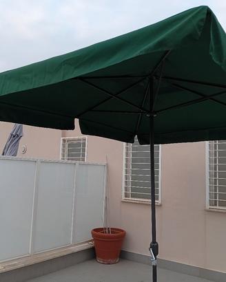 Ombrellone da giardino nuovo