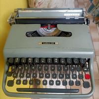 Macchina da scrivere Olivetti lettera 22