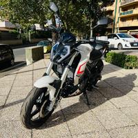 KEEWAY MOTOR RKF 125 EURO 5 CASCO IN OMAGGIO