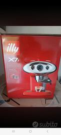Macchina Caffe e cappuccino illy