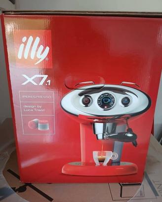 Macchina Caffe e cappuccino illy