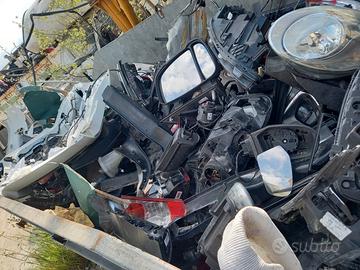 Ricambi Isuzu npr 77 anno 2002