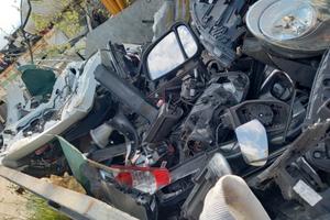 Ricambi Isuzu npr 77 anno 2002