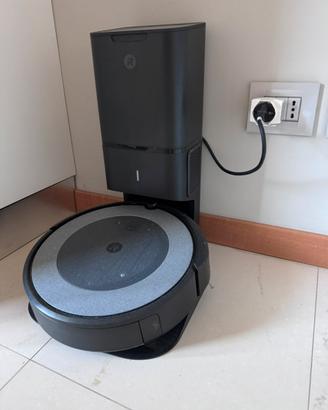 IRobot Roomba i3 con Base di Svuotamento