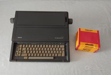 Macchina da scrivere elettrica Olivetti + 5 nastri