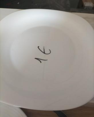 piatti e posate per ristorante 