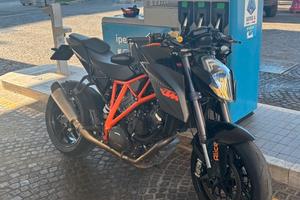 KTM Superduke 1290 R 2015