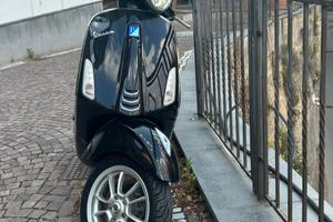 Vespa primavera  125