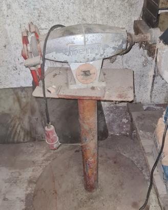 Smerigliatrice a colonna