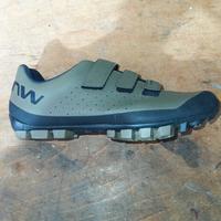 Scarpe da mountain bike