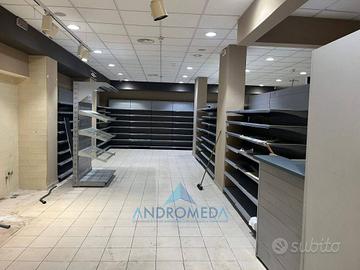 Immobile di 350 m² a Aversa