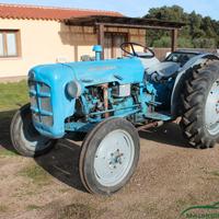 TRATTORE AGRICOLO FORD DEXTA 32 CV