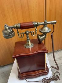Telefono in legno