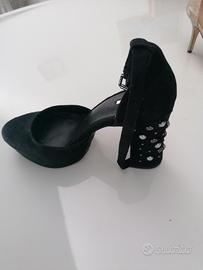 sandali con plateau, 15  euro al paio