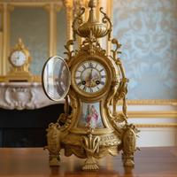 Antico Orologio a  Pendolo-Parigina (DA 450 A 250)