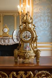 Antico Orologio a  Pendolo-Parigina (DA 450 A 250)