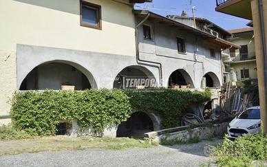 AMPIO 5 LOCALI SEMINDIPENDENTE SENZA SPESE ARREDAT