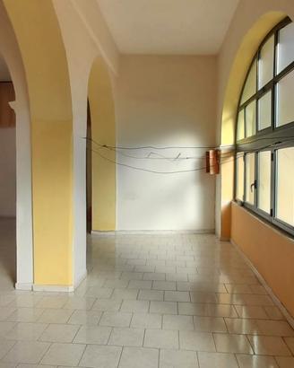 BARONISSI abitazione su 2 livelli e ampio giardino