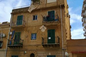 2 LOCALI A PALERMO