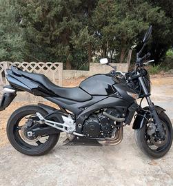 Suzuki GSR 600